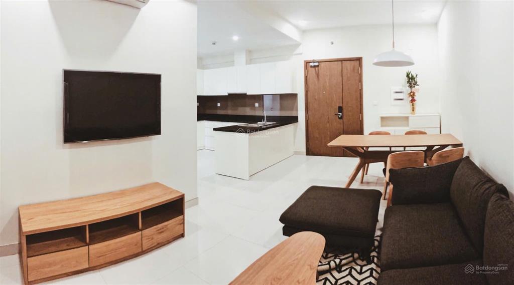 Cho thuê căn ban công lớn 91m2 16 triệu/th 3pn 2wc view sông gần tt q1,3,4,5,7,8. 0903 303 ***