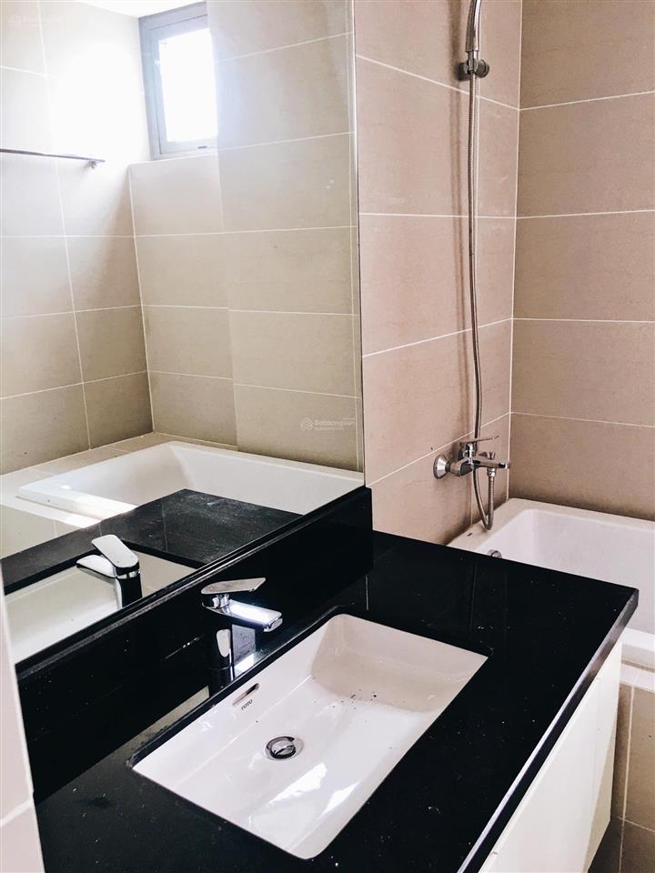 Cho thuê căn ban công lớn 91m2 16 triệu/th 3pn 2wc view sông gần tt q1,3,4,5,7,8. 0903 303 ***