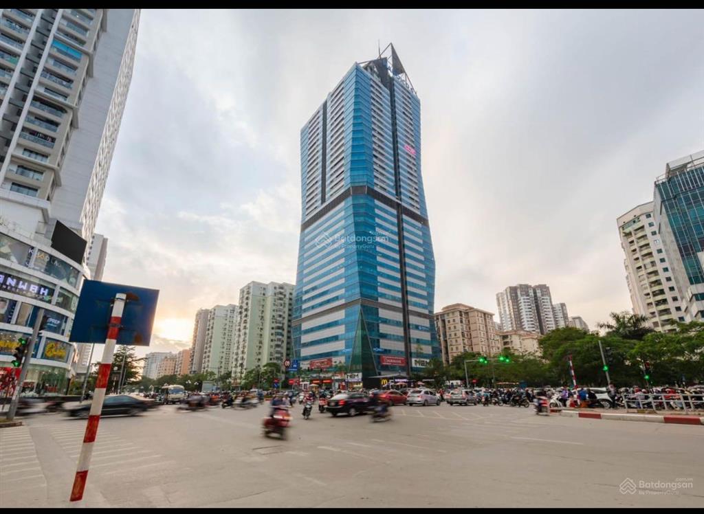 Ban quản lý bán sàn văn phòng tòa diamond tower, hoàng đạo thúy. dt 100m  500m2, giá 36 tr/m2