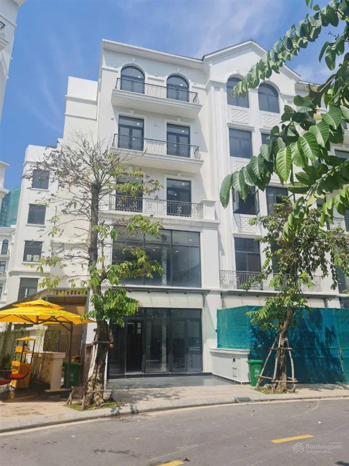 Cho thuê nhà phố vinhomes grand park. giá thuê nguyên căn hoàn thiện đẹp.  0938 618 *** ngọc lâm