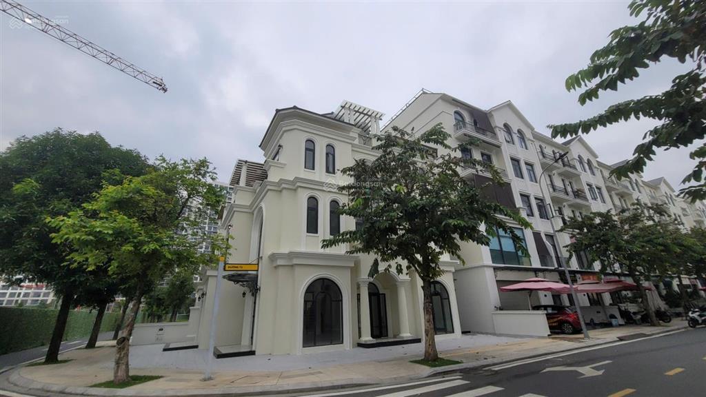 Cho thuê nhà phố vinhomes grand park. giá thuê nguyên căn hoàn thiện đẹp.  0938 618 *** ngọc lâm