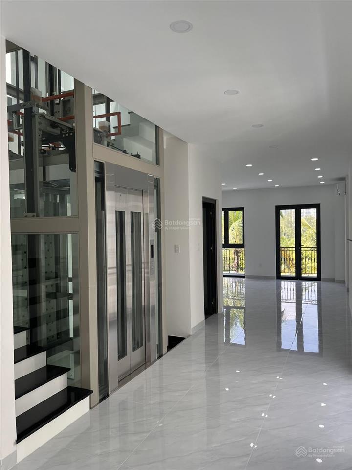 Cho thuê nhà phố vinhomes grand park. giá thuê nguyên căn hoàn thiện đẹp.  0938 618 *** ngọc lâm