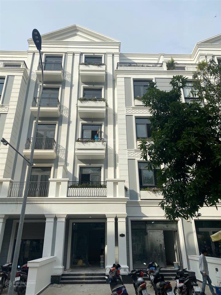 Cho thuê nhà phố vinhomes grand park. giá thuê nguyên căn hoàn thiện đẹp.  0938 618 *** ngọc lâm