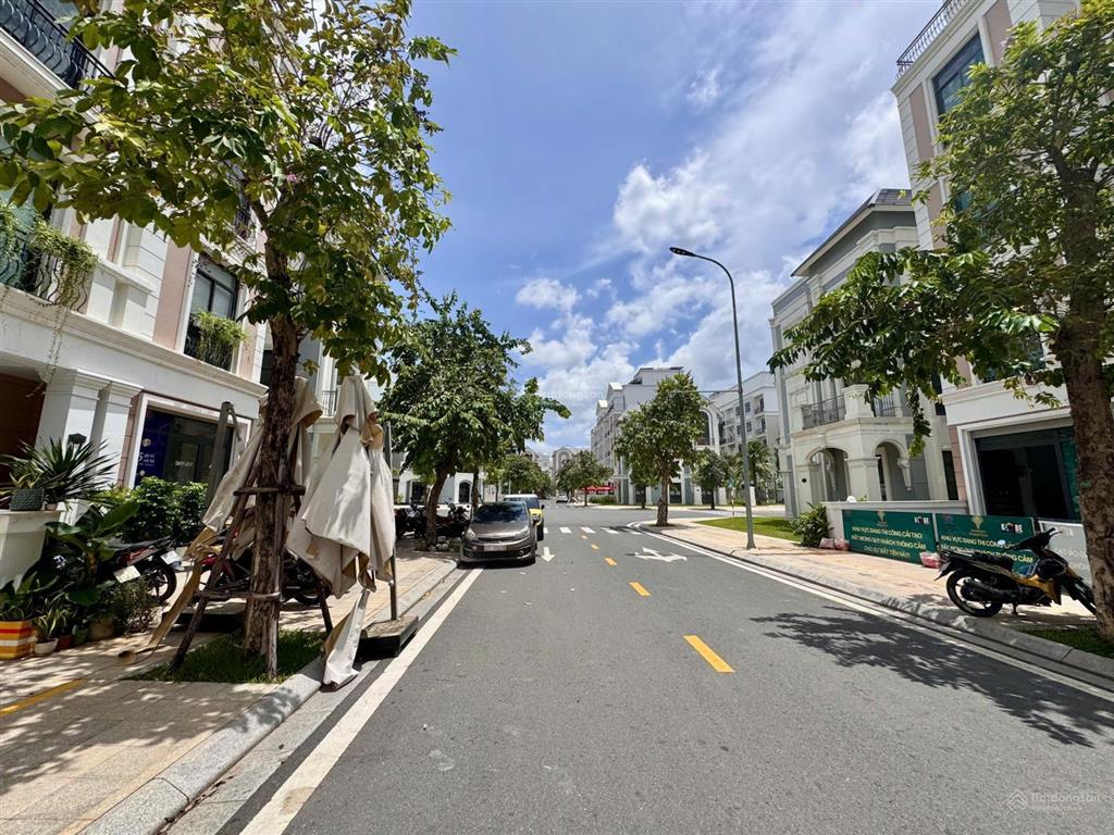 Bán nhà phố vinhomes grand park 84m2, sổ hồng gần sông