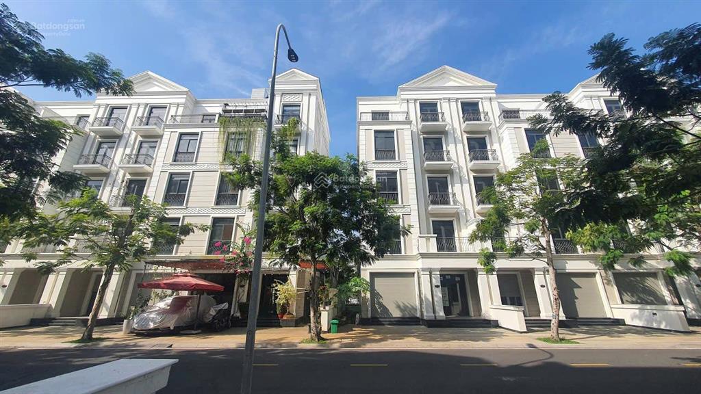 Bán nhà phố siêu to 160m2 (8x20) gần sông, bến du thuyền. giá siêu tốt