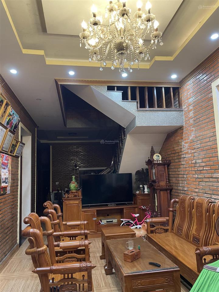 Bán gấp nhà mặt phố đồng khởi, 12 tỷ, 240m2, 4pn, 4wc, nhiều tiện ích