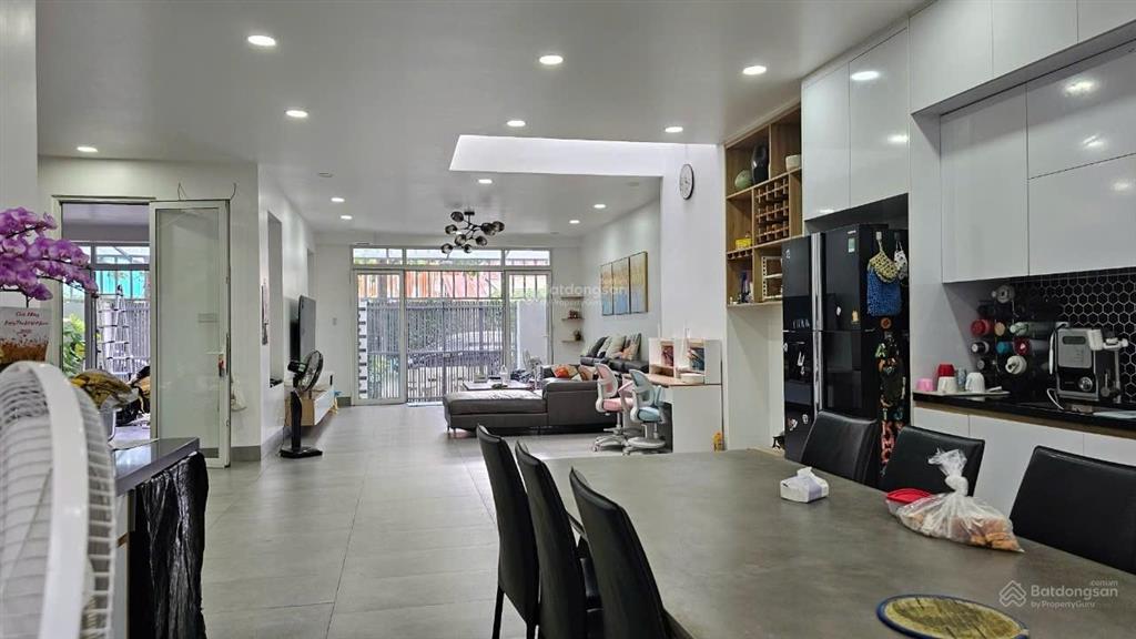 Bán nhà phố him lam phú đông, khu dc compoud vip trục phạm văn đồng