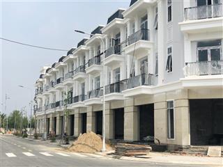 Chính chủ bán nhà phố 1t2l dt 240m2 shr giá 2.850tỷ kdc thắng lợi central hill gò đen bến lức la