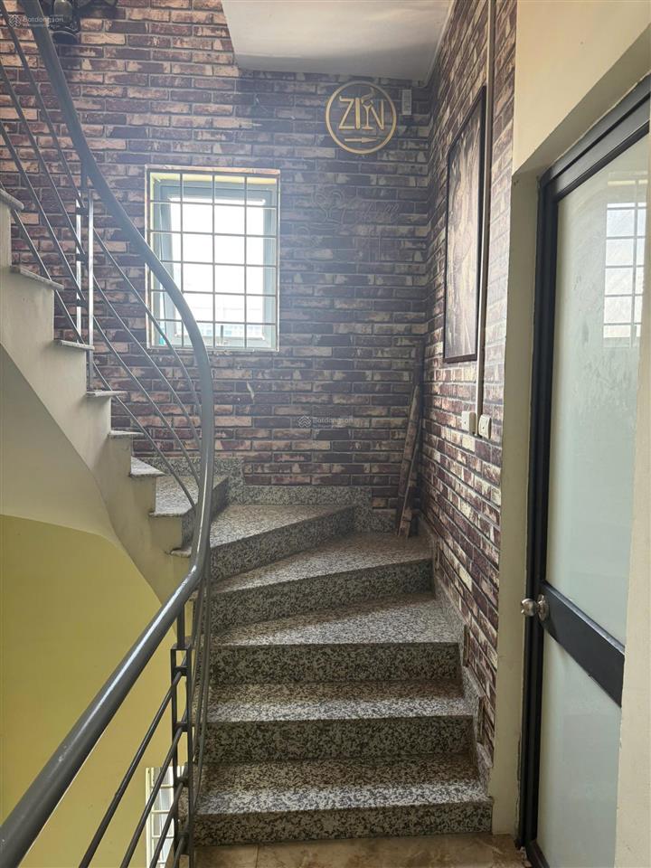 Bán tòa nhà mặt phố thái thịnh  vị trí ngã ba vàng, dòng tiền 2,5 tỷ/năm