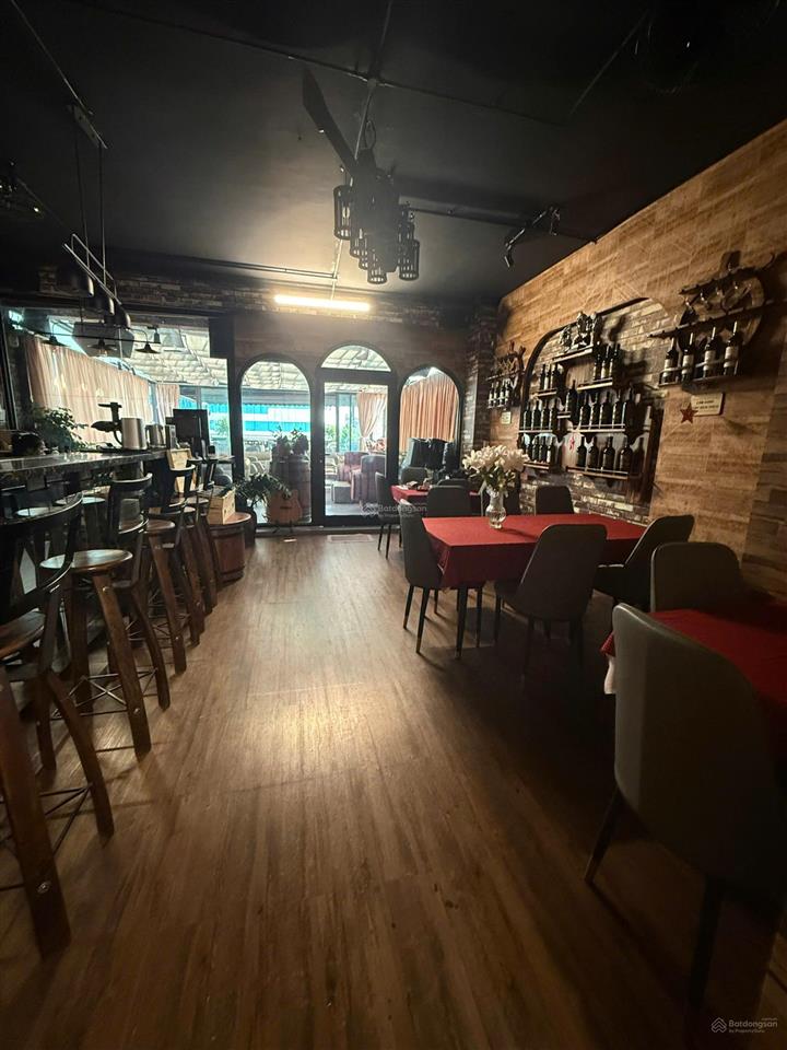 Bán tòa nhà mặt phố thái thịnh  vị trí ngã ba vàng, dòng tiền 2,5 tỷ/năm