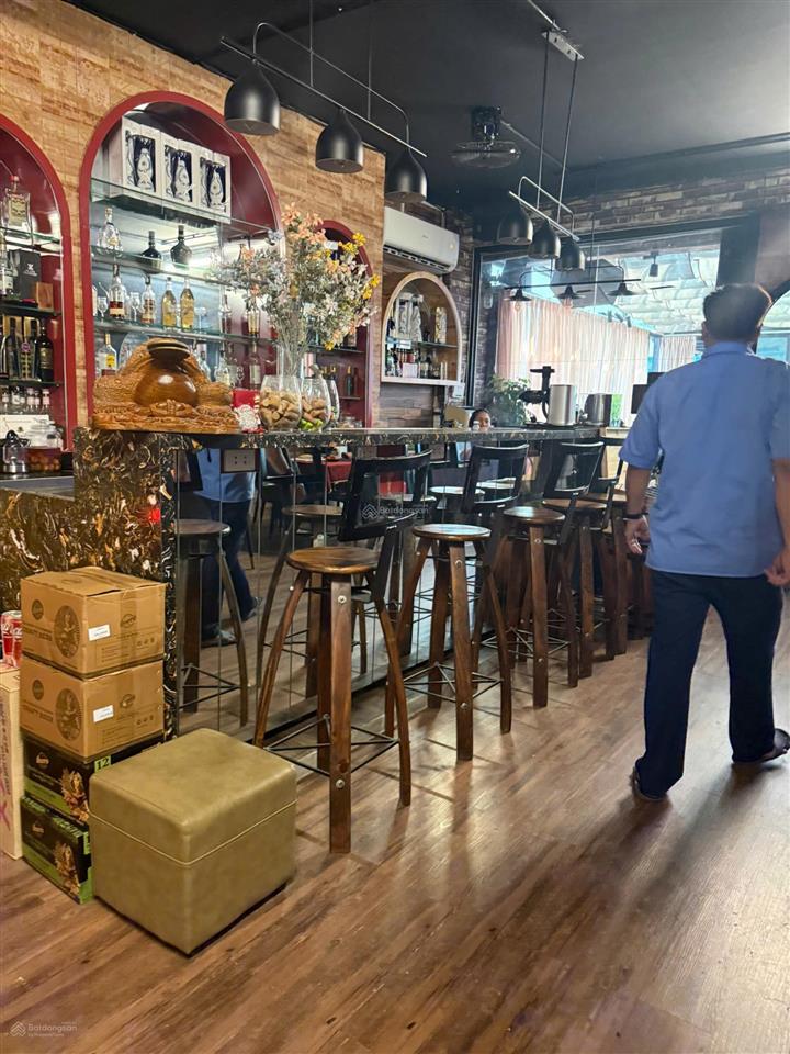 Bán tòa nhà mặt phố thái thịnh  vị trí ngã ba vàng, dòng tiền 2,5 tỷ/năm