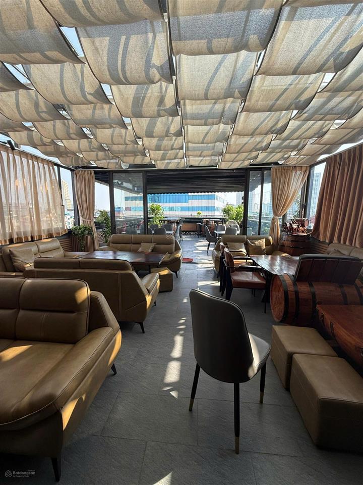 Bán tòa nhà mặt phố thái thịnh  vị trí ngã ba vàng, dòng tiền 2,5 tỷ/năm