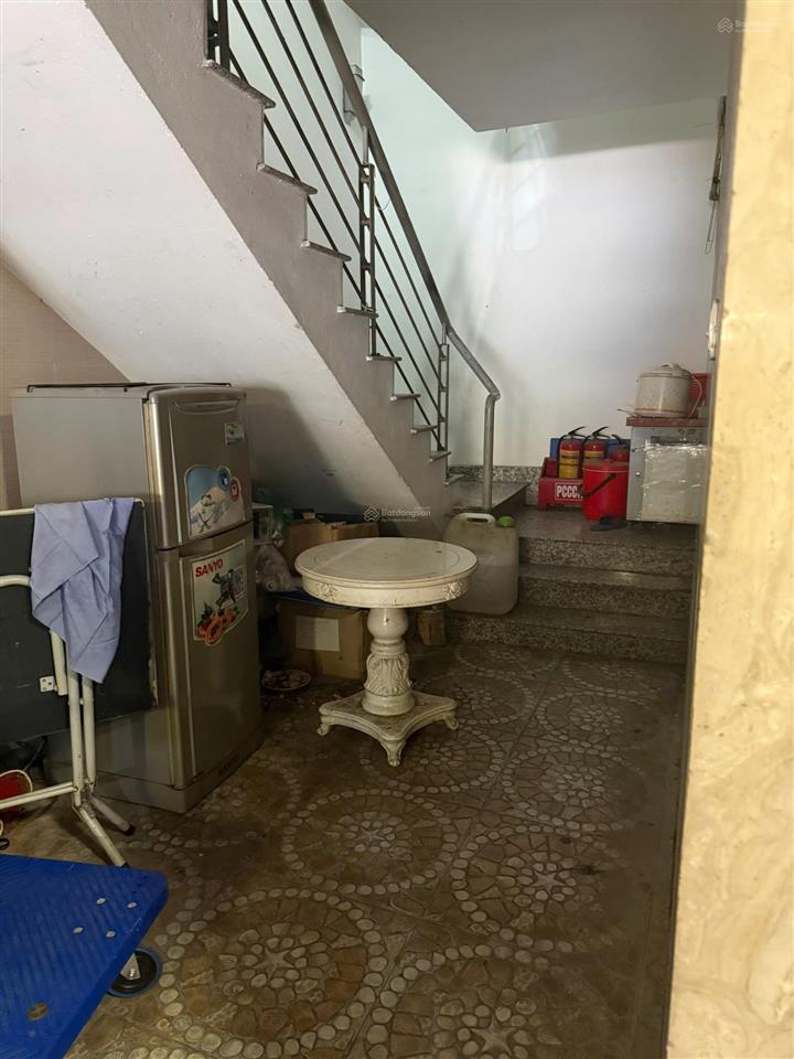 Bán tòa nhà mặt phố thái thịnh  vị trí ngã ba vàng, dòng tiền 2,5 tỷ/năm