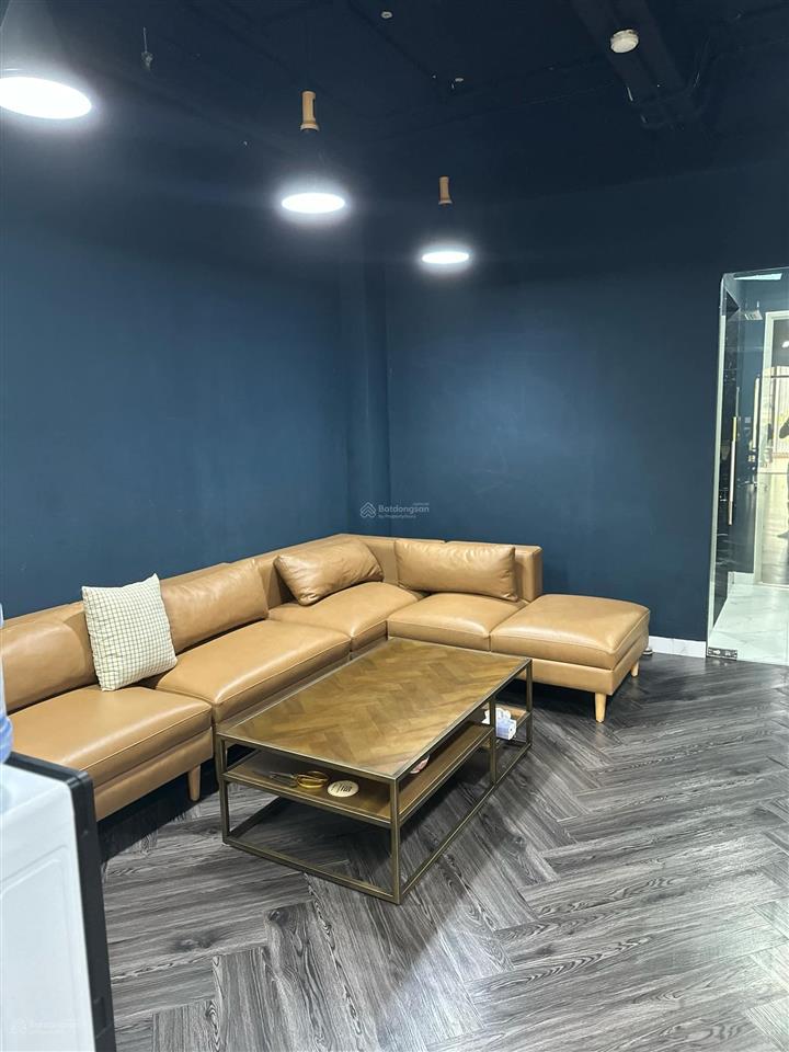Cho thuê 02 sàn văn phòng (~105m2) mặt phố khâm thiêm