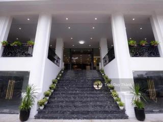 Bán khách sạn 12 tầng 56 phòng doanh thu hơn 300 triệu/tháng ngay biển khu phố hàn