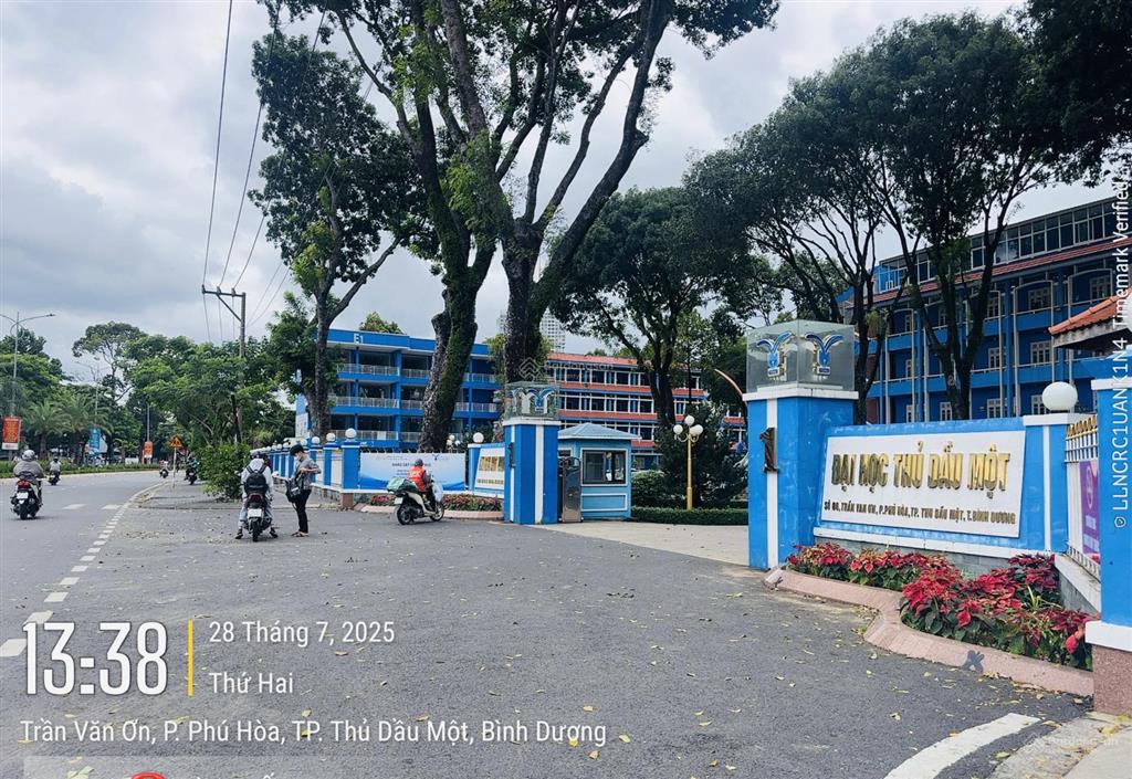 Đất phú hoà giáp vách trường đại học thủ dầu một diện tích ( 5,5 x 27 ) đường nhựa 4m thông