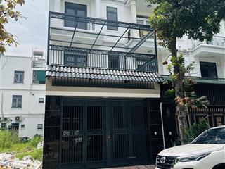 Bán nhà mới 100%  sổ hoàn công  mặt tiền  đường d2 khu dân cư phúc đạt  dt 5x20