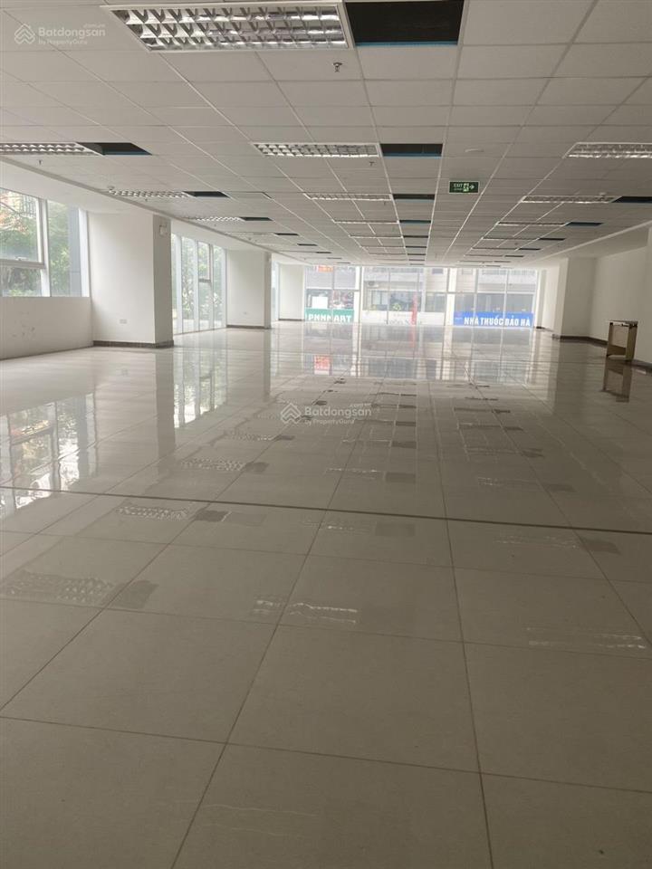 Cho thuê mặt bằng thương mại 800m2 làm trường mầm non mặt phố quận hoàng mai