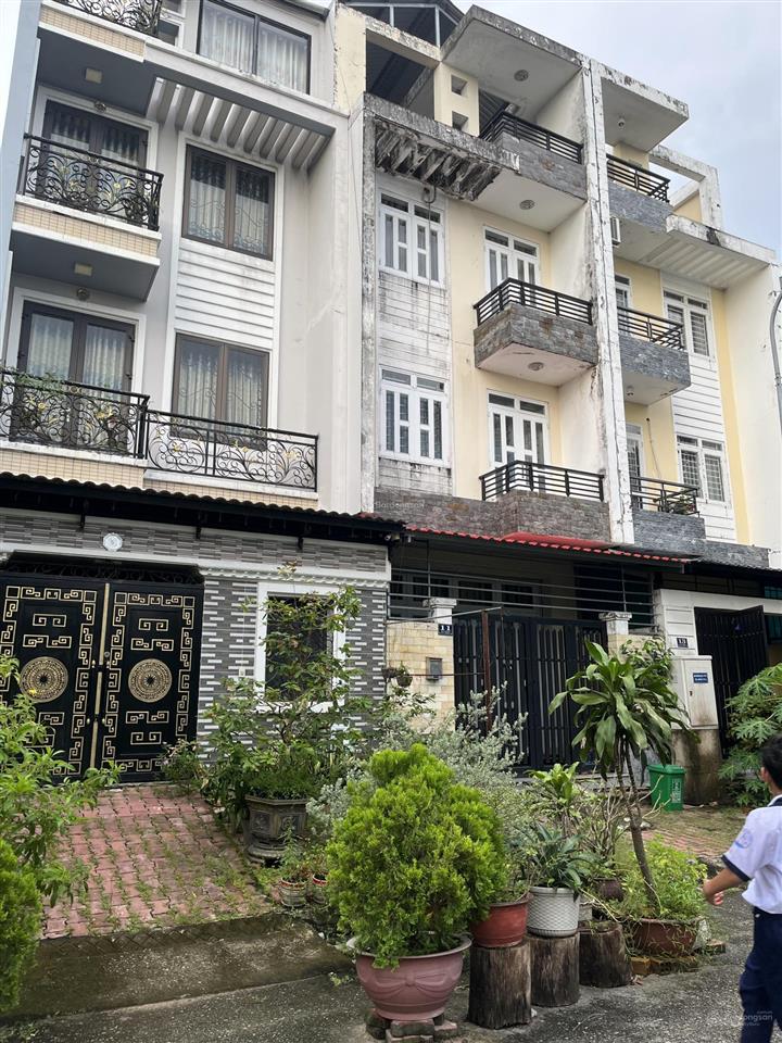 Bán gấp căn nhà phố 5x20 khu dân cư 13e intresco bình hưng tphcm