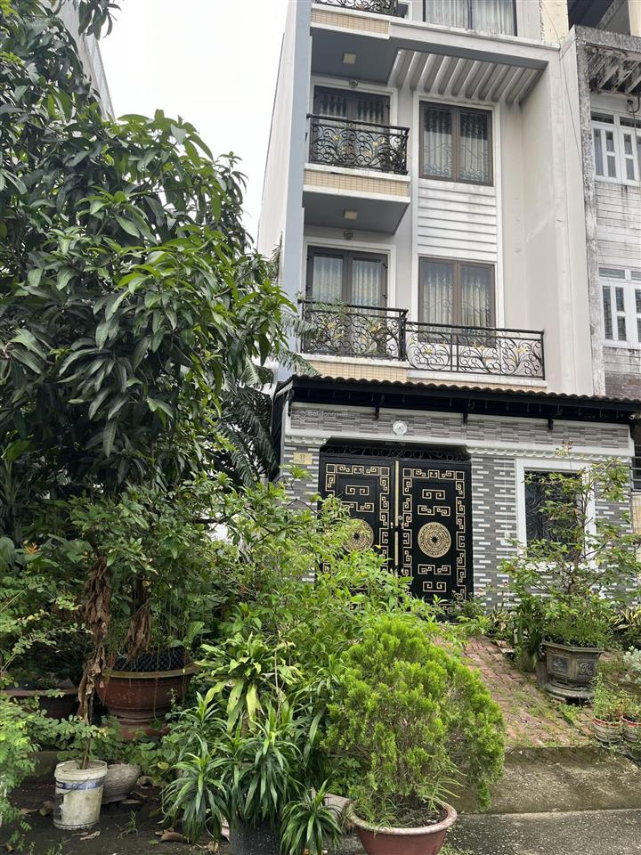 Bán gấp căn nhà phố 5x20 khu dân cư 13e intresco bình hưng tphcm