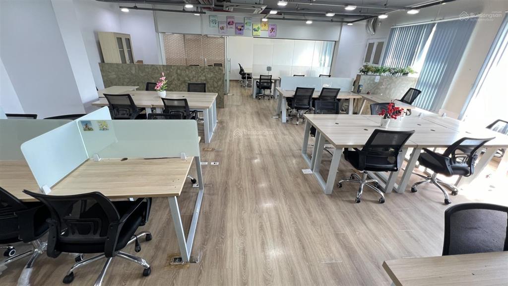 Charmington la pointe quận 10 vp 200m2 full nội thất 70 triệu, được đkkd, thời gian tự do