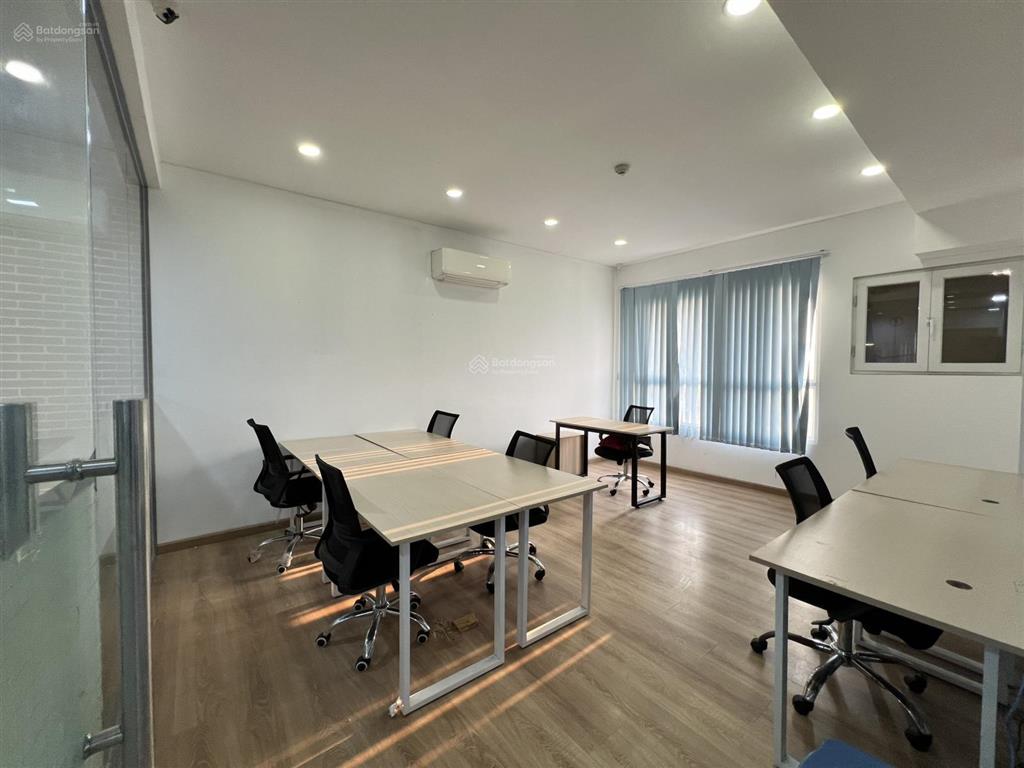 Charmington la pointe quận 10 vp 200m2 full nội thất 70 triệu, được đkkd, thời gian tự do