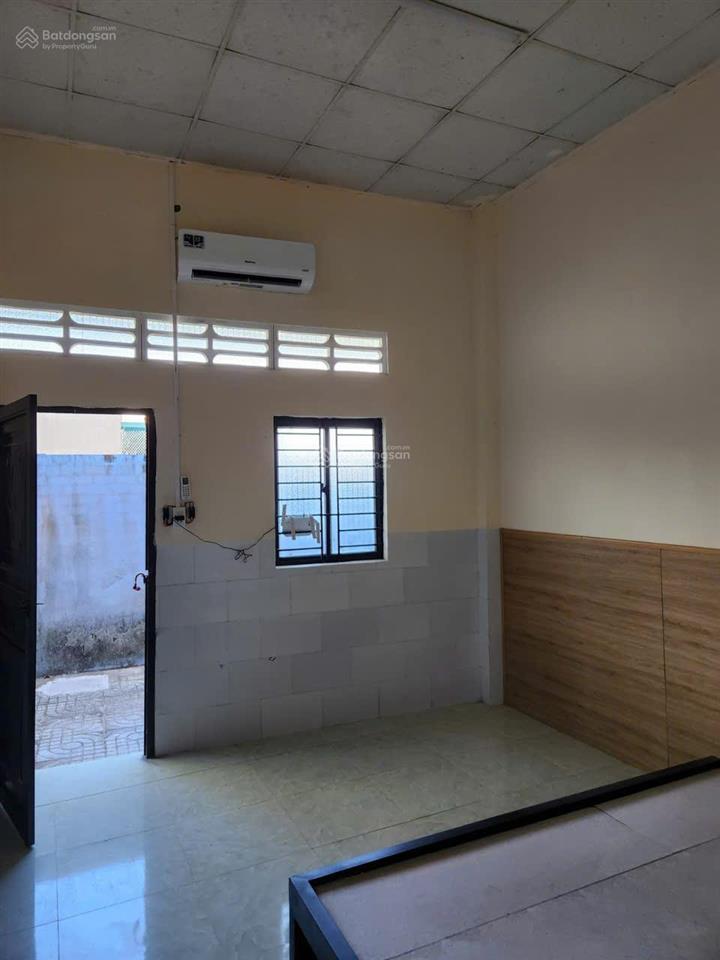 Cho thuê dãy trọ 20 phòng ngã 3 hương toàn  bến tràm 35tr/tháng  sẵn máy lạnh