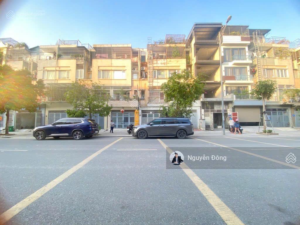 Chính chủ bán gấp liền kề văn phú đường 24m, kinh doanh, xe container dừng đỗ, giá đầu tư