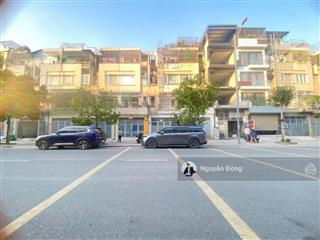 Chính chủ bán gấp liền kề văn phú đường 24m, kinh doanh, xe container dừng đỗ, giá đầu tư