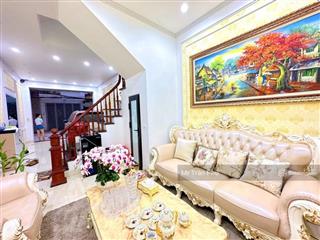 Nhà mặt phố linh lang,chỉ nhỉnh 300 tr/m2130m29,5 méttập trung rất đông nhậthàn kd rất sầm uất