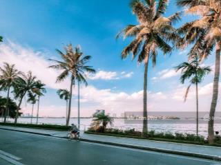 Bán nhà phố lạc long quân, 245m2, ô tô quay được cả trong nhà, gần phố, gần hồ tây