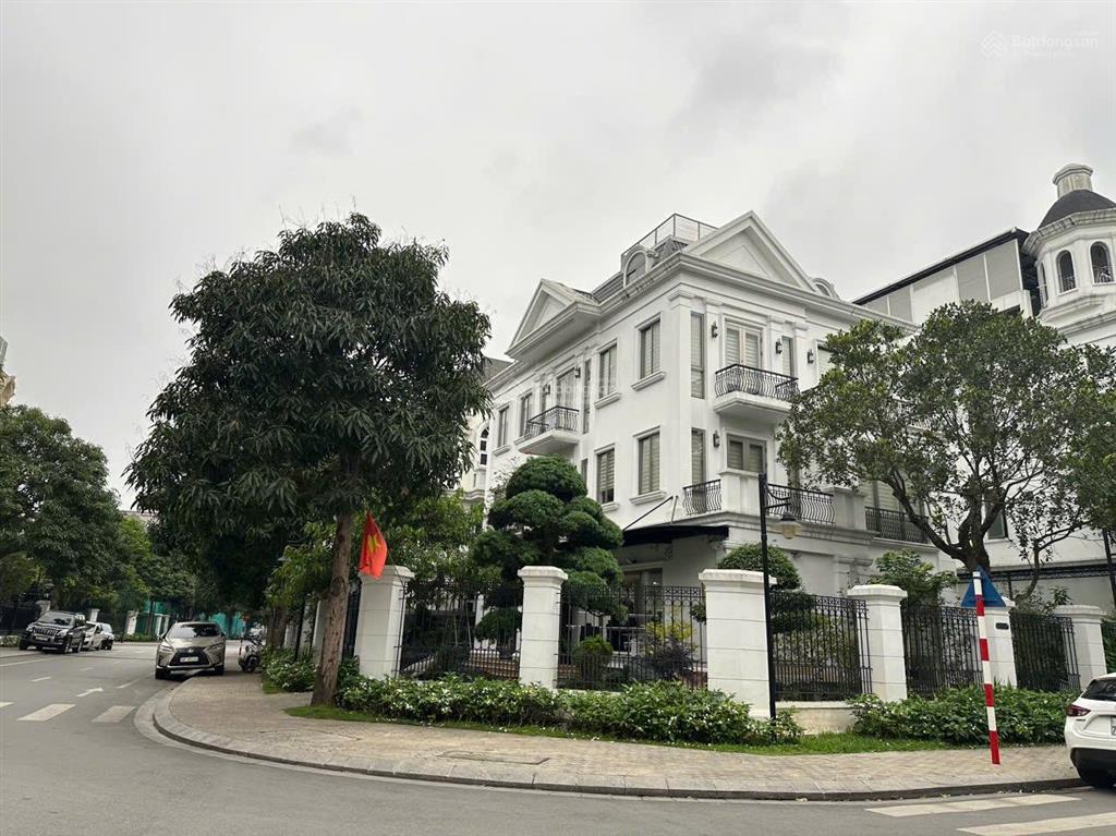 Đ lập góc đường lớn nguyệt quế 15 khu hồ, 488m,đntn, view vườn hoa, hoàn thiện đep ở ngay. 150 tỷ
