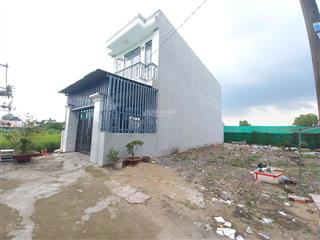 Tôi cần bán đất gần chợ hưng long 5x19m, giá 1,75 tỷ