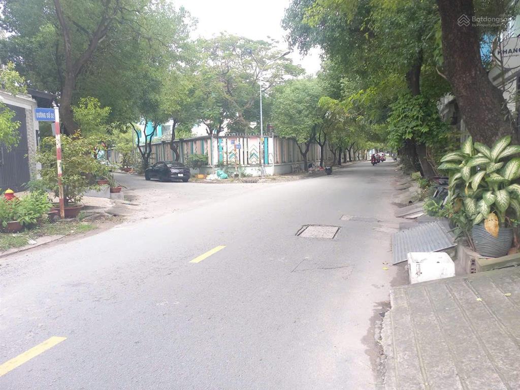 Bán lô góc 8,8x20m đường số 7, gần chợ tân quy, giá 39 tỷ