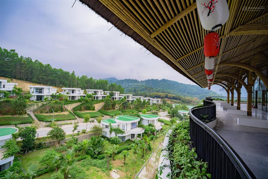 Bán gấp biệt thự 400m2 full nội thất. view hồ đẹp nhất dự án. giá chỉ 6.2 tỷ. sổ đỏ lâu dài