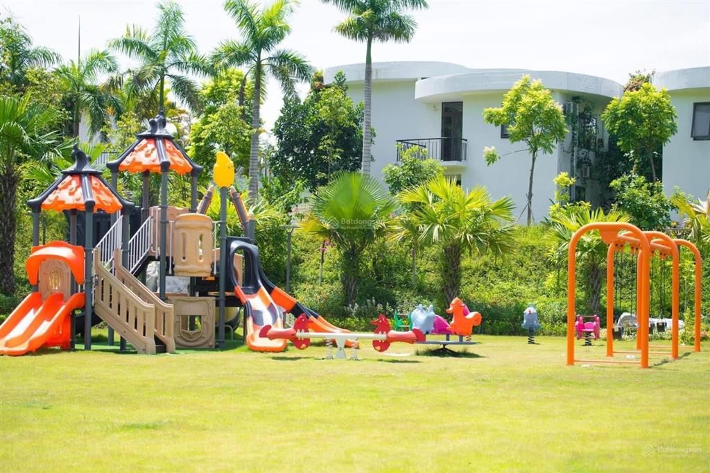 Bán gấp biệt thự 400m2 full nội thất. view hồ đẹp nhất dự án. giá chỉ 6.2 tỷ. sổ đỏ lâu dài