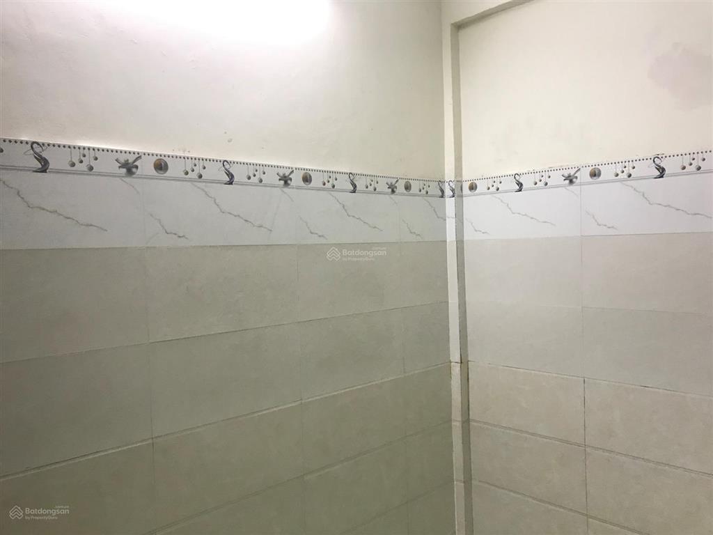 Cho thuê nhà nguyên căn mặt tiền đường nội bộ chợ hoàng hoa thám