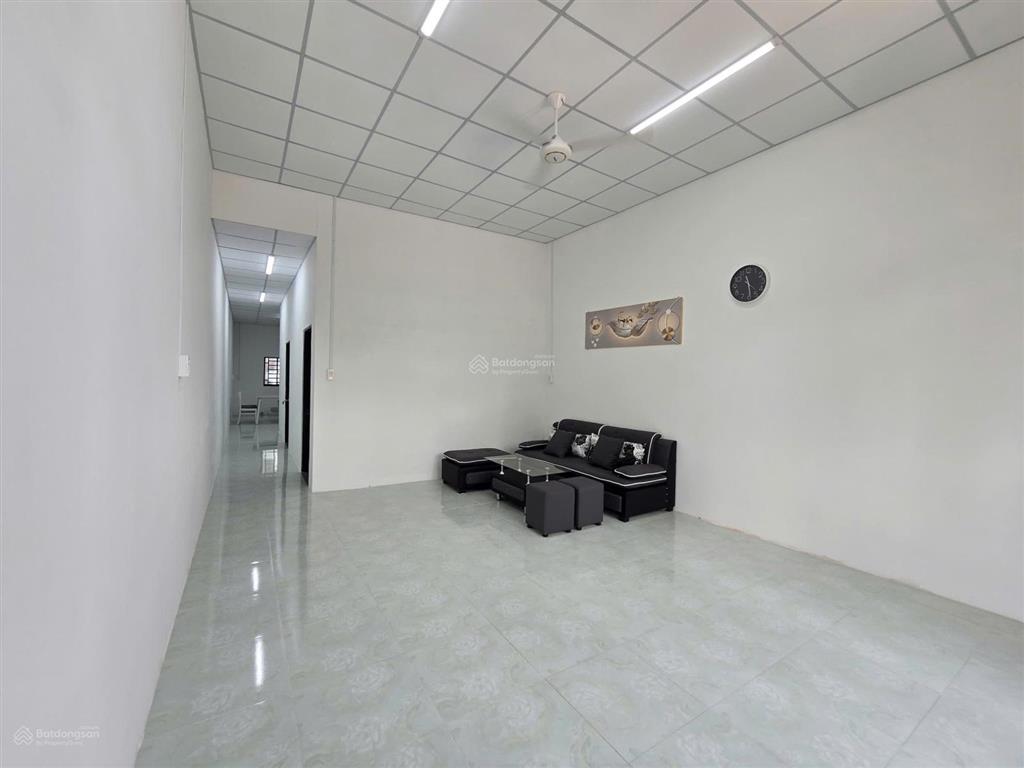 Nhà mới 100% xây để ở tặng full nội thất ngay đền hùng võ văn kiệt có sân đậu được ô tô