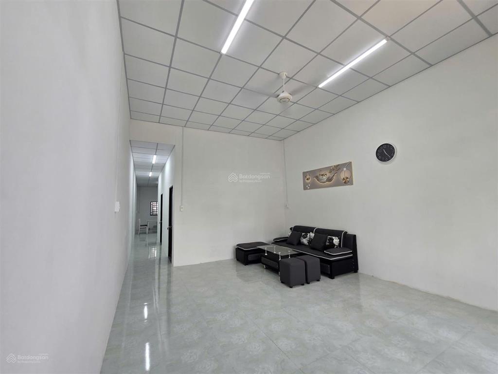 Nhà mới 100% xây để ở tặng full nội thất ngay đền hùng võ văn kiệt có sân đậu được ô tô