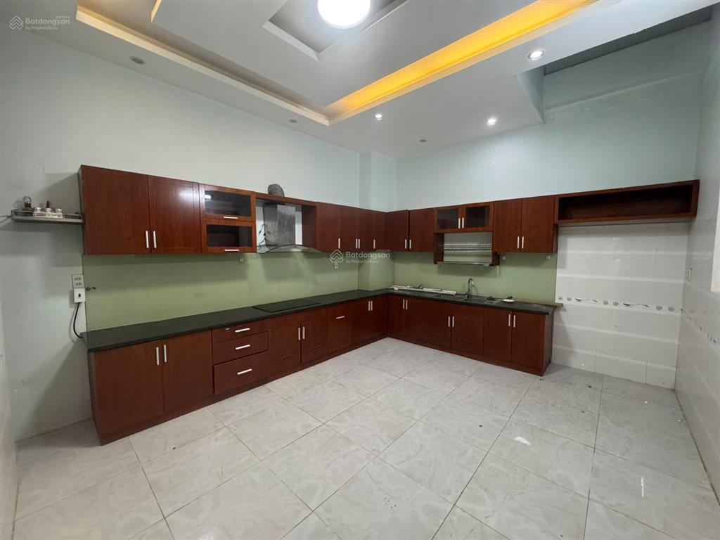 Cho thuê nhà 1 trệt 3 lầu kđt chí linh  72m2  có thang máy