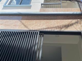 Bán nhà đường trần văn ơn, phường tân sơn nhì. dt 4.5x10m. đúc 1 lầu btct nhà 2 phòng ngủ