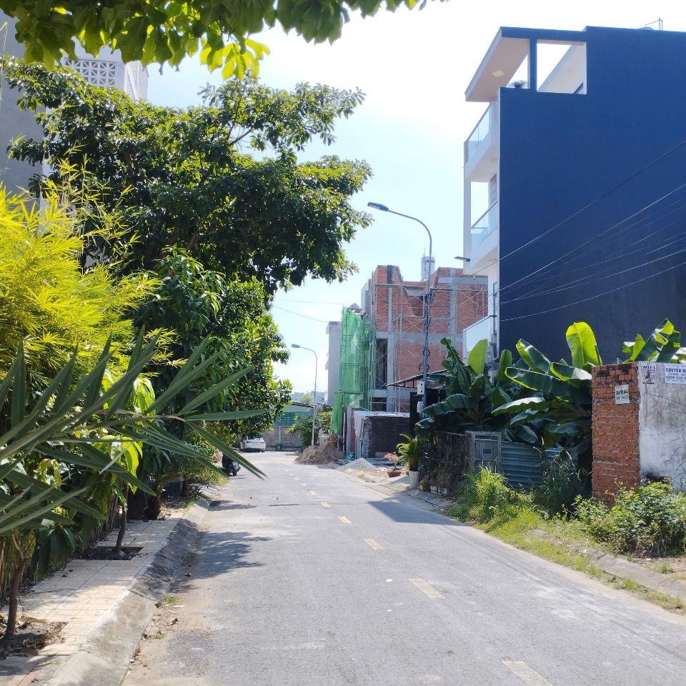 Cần bán lô đất tại KDC Diamond Town, đường Bưng Ông Thoàn, phường Phú Hữu, Quận 9