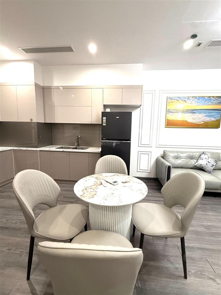 Chính chủ gửi bán căn hộ 1n + tòa r1.03 view hồ cá koi, view công viên gia lâm siêu đẹp