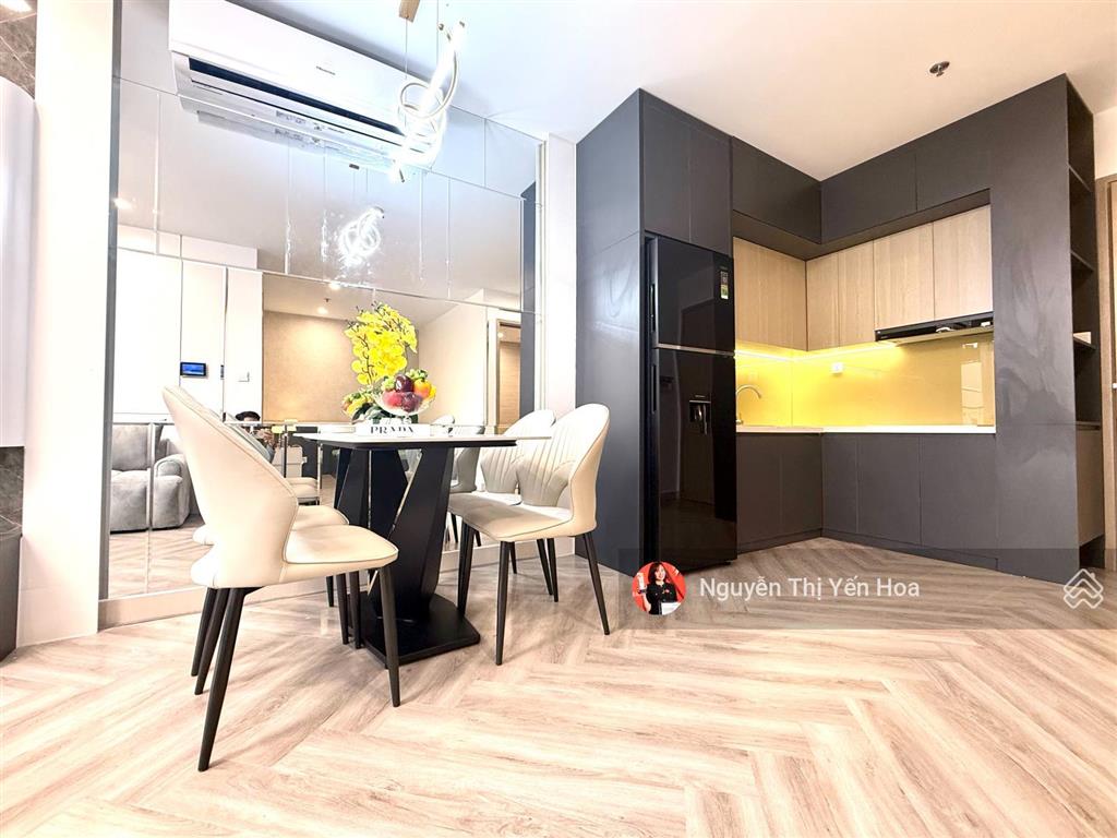 Cần tiền bán gấp căn 1n+ 48m, giảm giá 200tr tòa s1.06 full nội thất luxuty ,view đẹp tại vin1