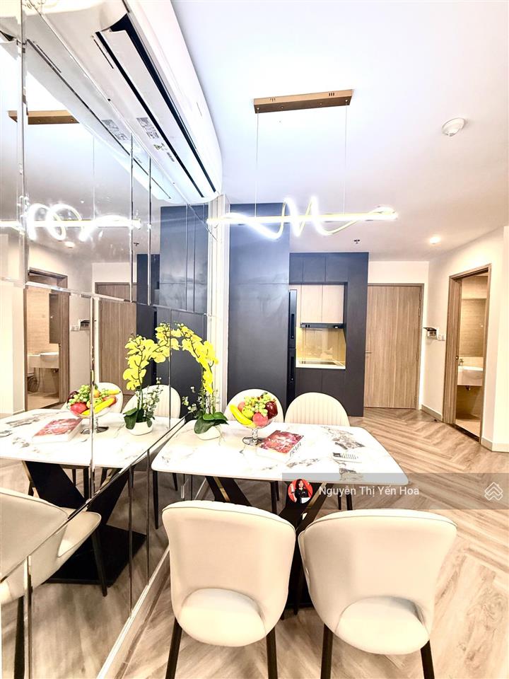 Cần tiền bán gấp căn 1n+ 48m, giảm giá 200tr tòa s1.06 full nội thất luxuty ,view đẹp tại vin1