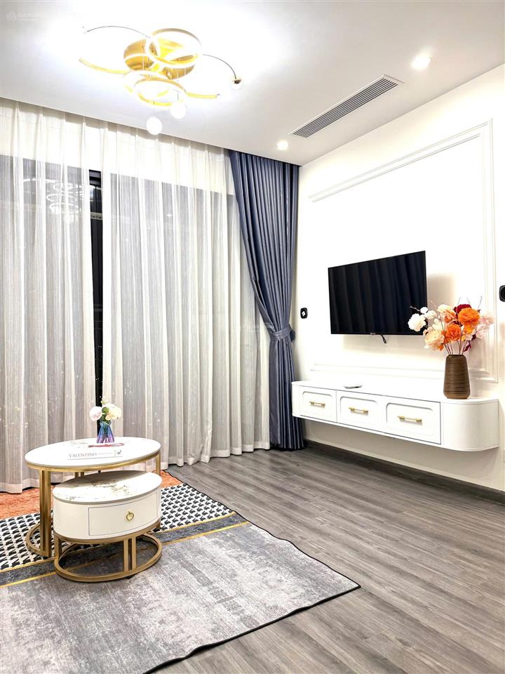 Chính chủ bán căn hộ 2pn 2w tòa r1.03  full nội thất, sẵn sổ  giá rẻ nhất vin 1 hiện tại