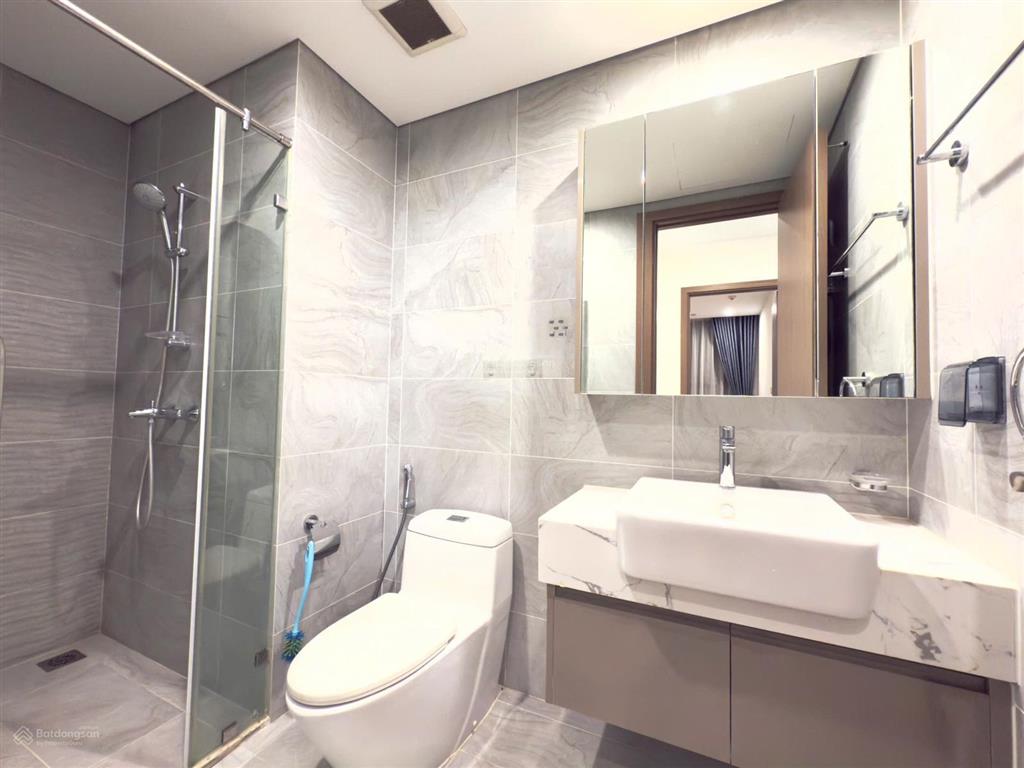 Chính chủ bán căn hộ 2pn 2w tòa r1.03  full nội thất, sẵn sổ  giá rẻ nhất vin 1 hiện tại