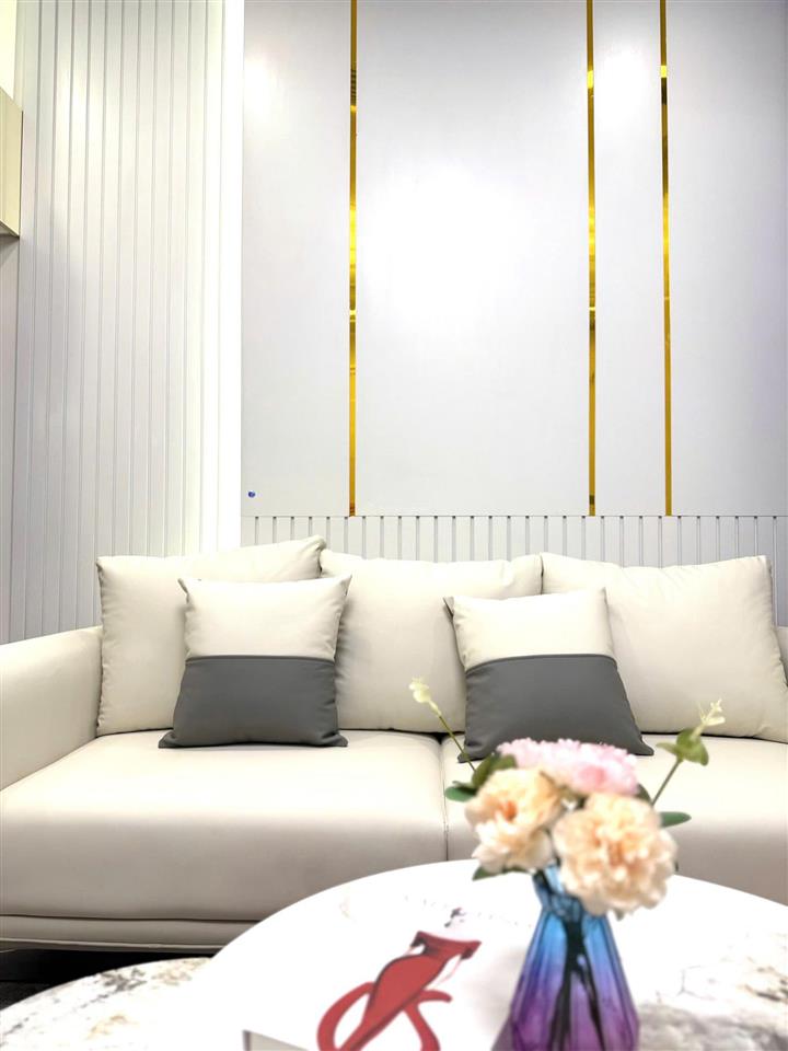 Chính chủ bán căn hộ 2pn 2w tòa r1.03  full nội thất, sẵn sổ  giá rẻ nhất vin 1 hiện tại