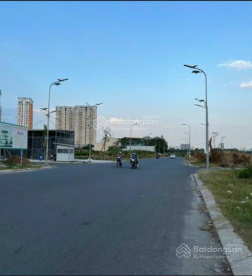 Chính chủ bán nền biệt thự làng sỹ quan thái sơn 1, bộ quốc phòng dt 250m2, đường 12m, giá 68tr/m2