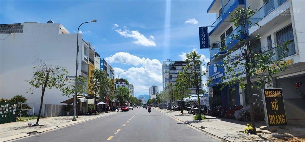 Cho thuê nhà đường thích quảng đức, diện tích sử dụng 1600m2 mặt tiền 15m